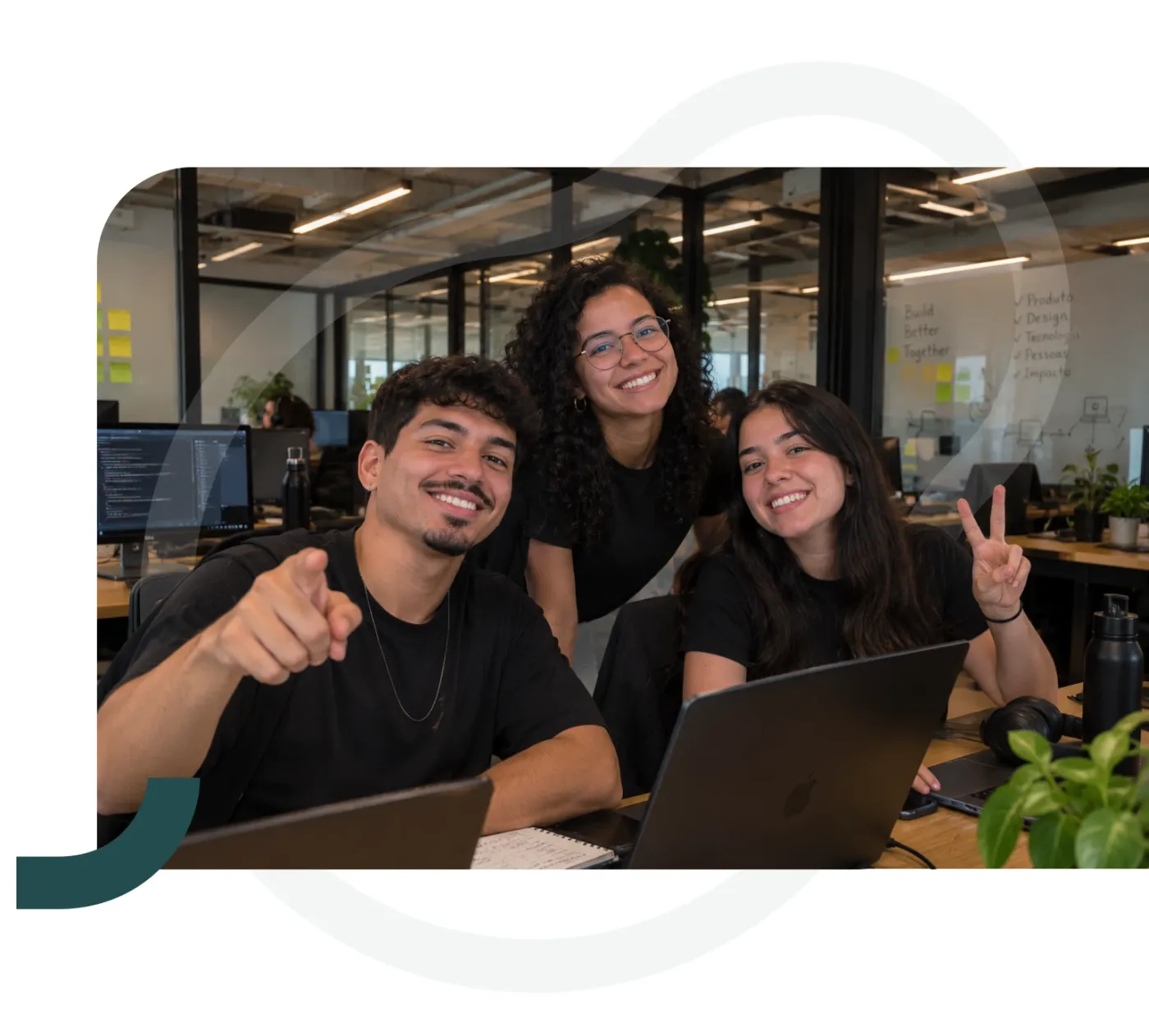 Time da AbacatePay no escritório